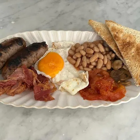 Bed & Breakfast Joy *