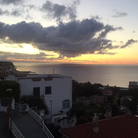 Joy Bed & Breakfast Albissola Marina
